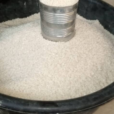 Vente du riz en détaille ( Gambiaka)